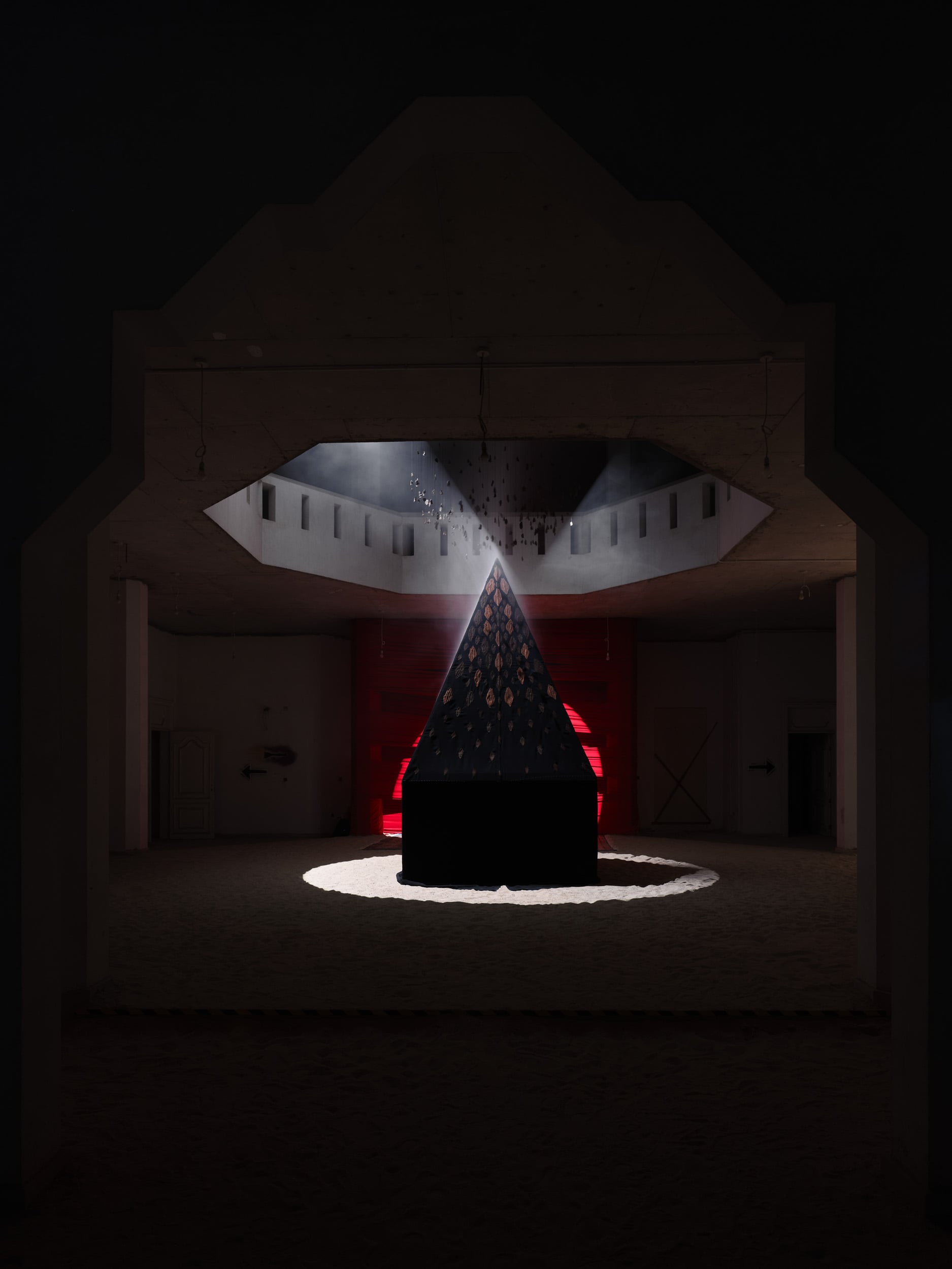Oud Abaya: Garment-based Installation Art
